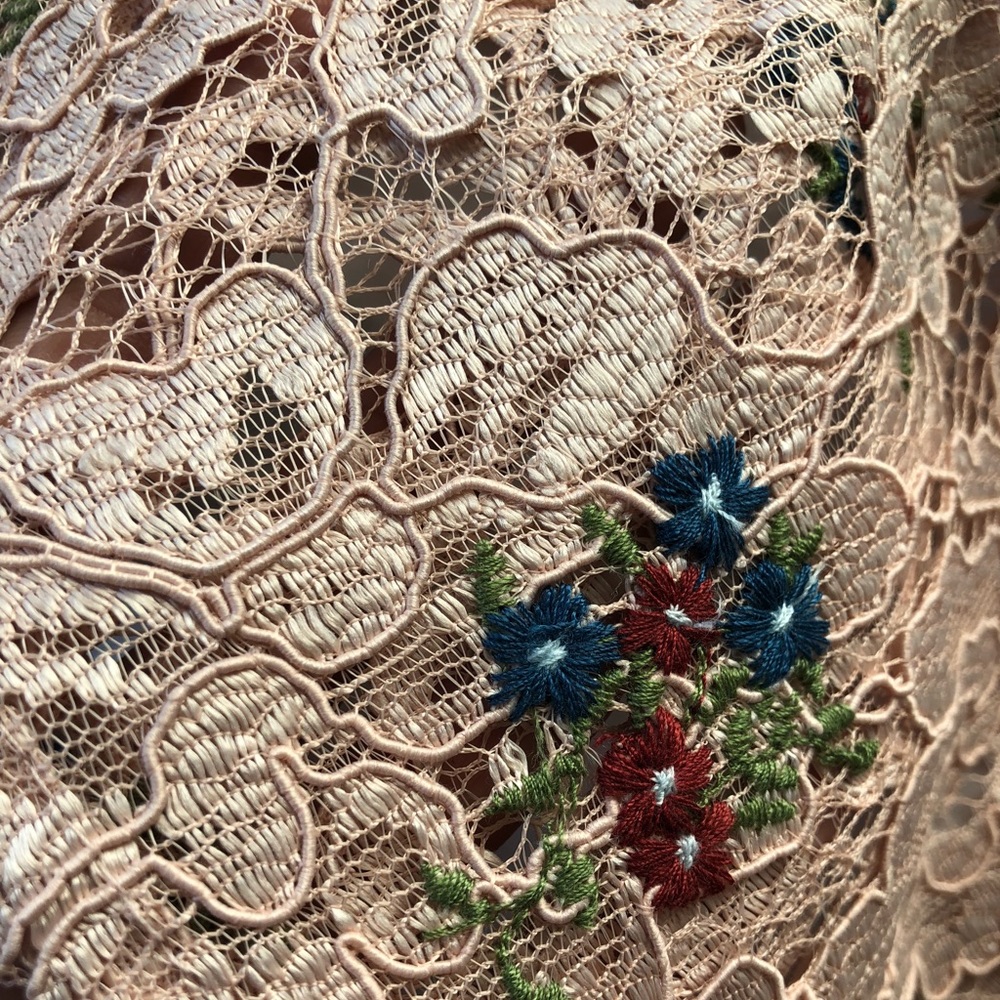 Zara Embroidered Blouse - Picture 4 of 4